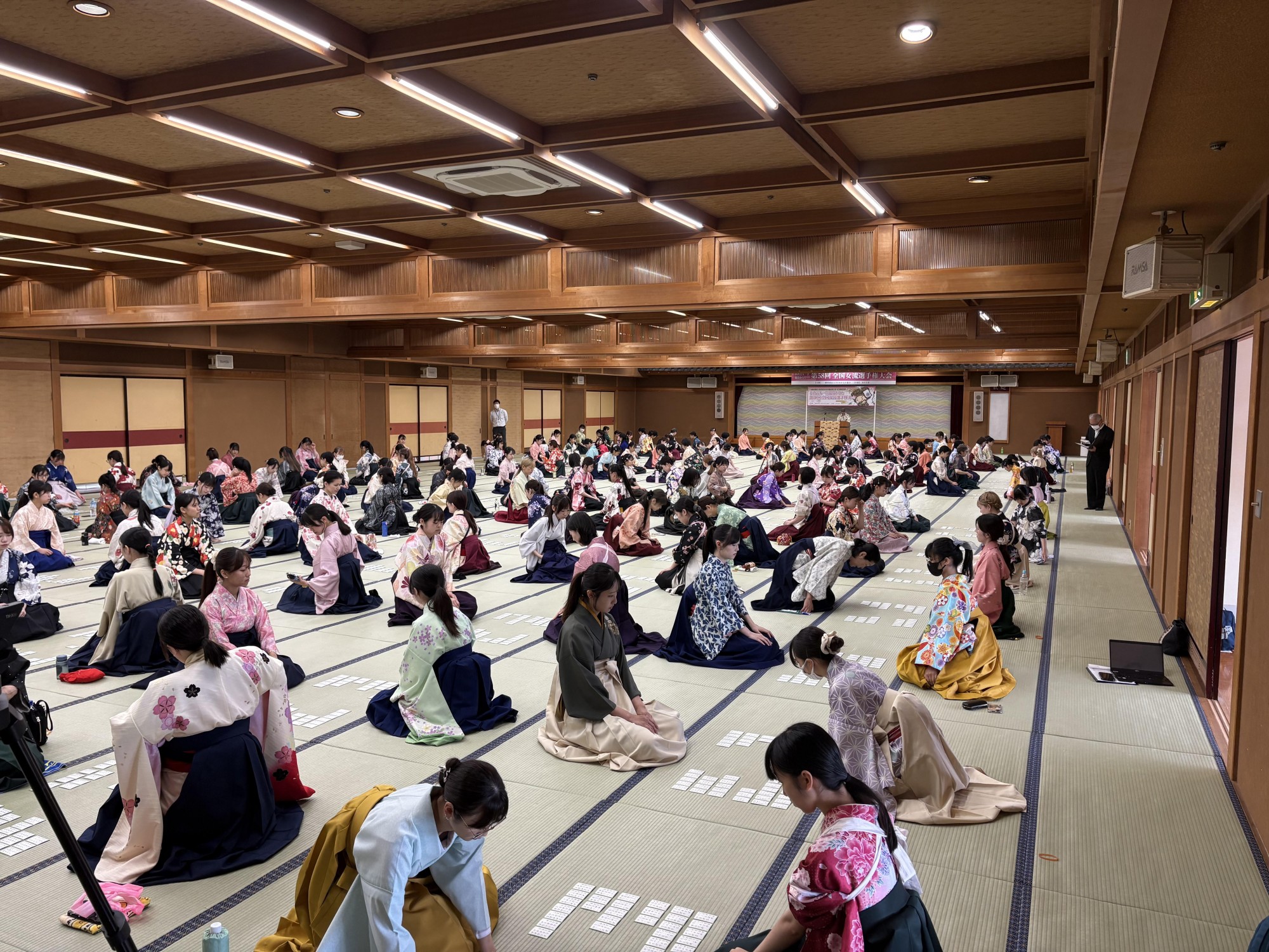 かるたの女流選手権開催中です！