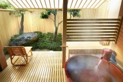 【別邸美悠】庭園側63平米客室露天風呂イメージ
