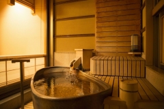 【悠々・遥々の階】純和室客室露天風呂イメージ